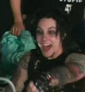 a7x_slashness: Syn Gates funny face :D
