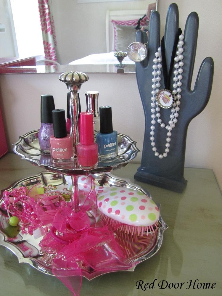 Red Door Home: Bedroom Makeover Part 2 – Dressing Table