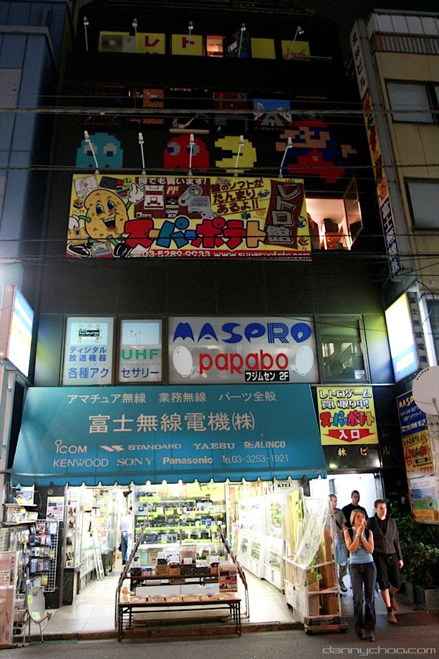 Conheçam a Super Potato, a mais famosa loja de retro games do Japão SP+fachada3