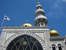 Let S Go Around The World Sholat Jumat Di Masjid Mirasuddeen Bangkok