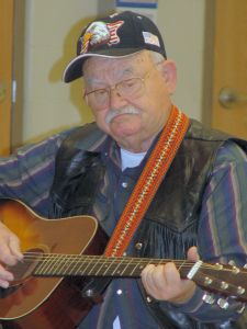 [85763_pickin_and_grinnin_4.jpg]