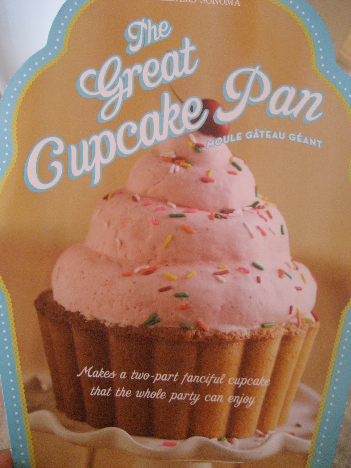 Musings of a Glamourpuss WilliamsSonoma "The Great Cupcake Pan"