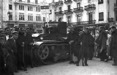 Un tanque en Las Tendillas Franco+carro+ruso