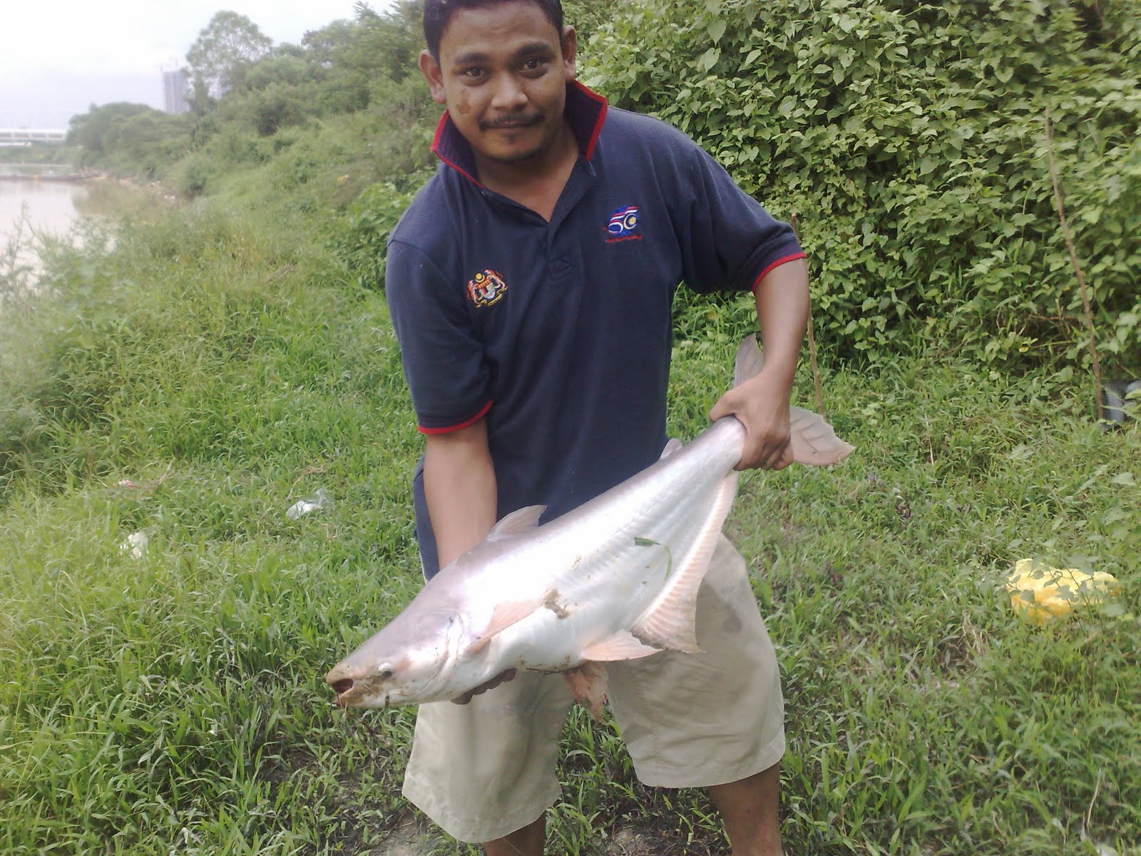 PANCING BOY PANCINGBOYCatfish fishing with uncle Mior huhuhuu,,,,the