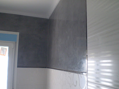 Pintura Decoración Orellana: estuco gris oscuro en cuarto de baño