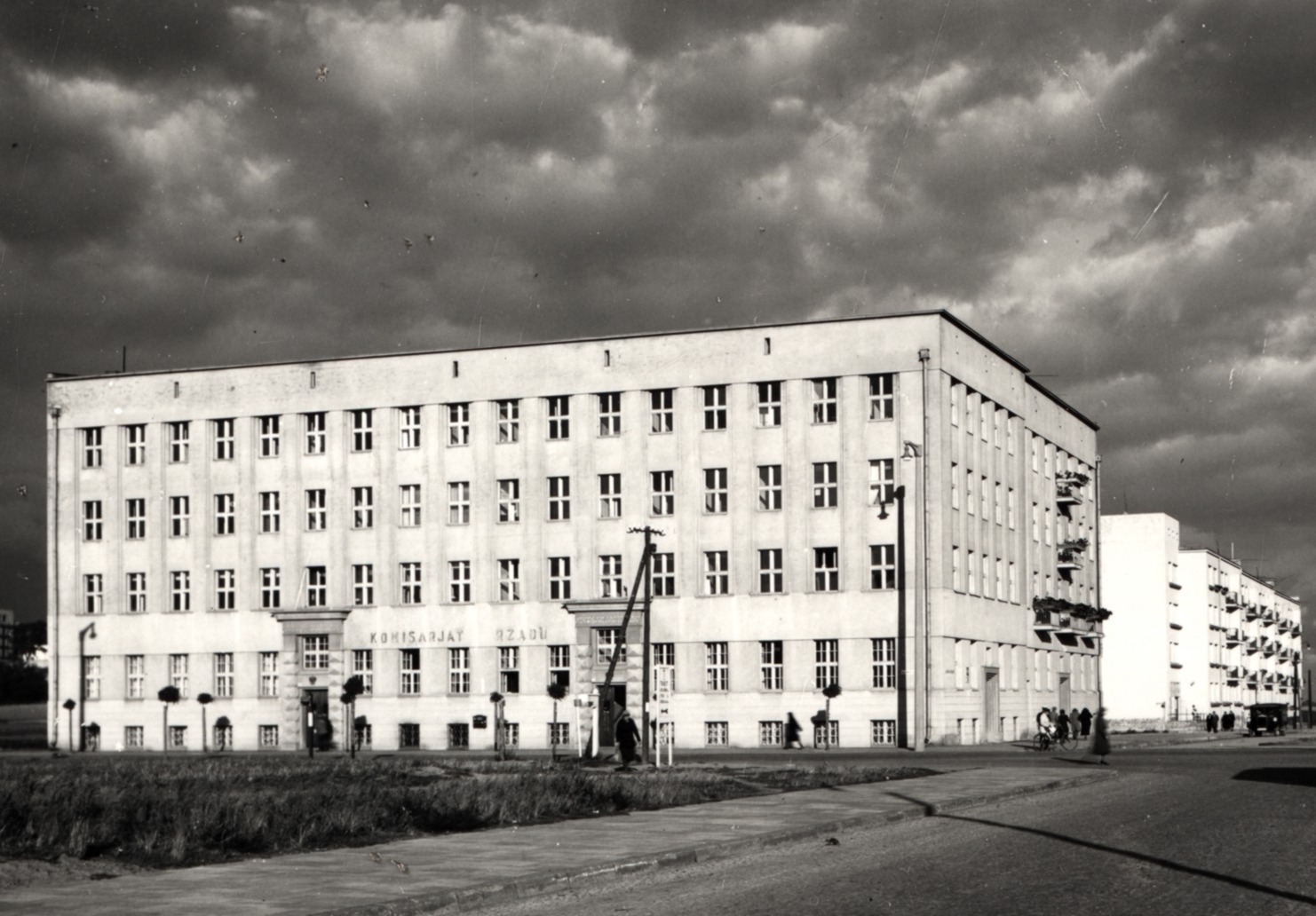 [Budynek+Komisariatu+Rządu-+skrzydlo+zbudowane+w+1930+r..jpg]