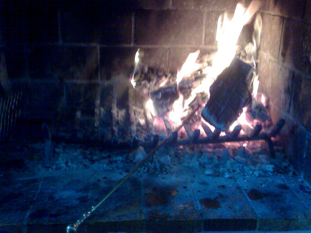 [fireplace.JPG]