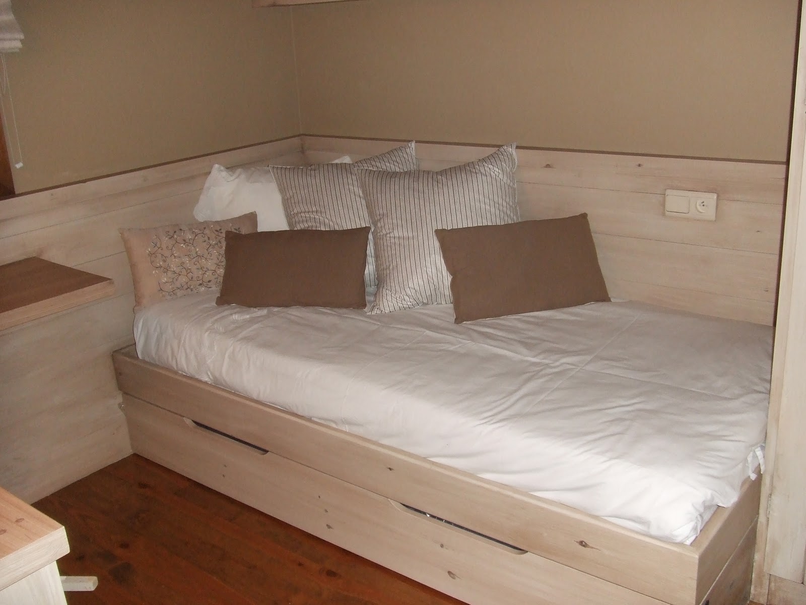 Muebles a medida en madera diferentes acabados. | chiccerdanya decoració