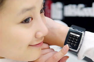  LG GD910 Watch Phone with HSDPA Capability