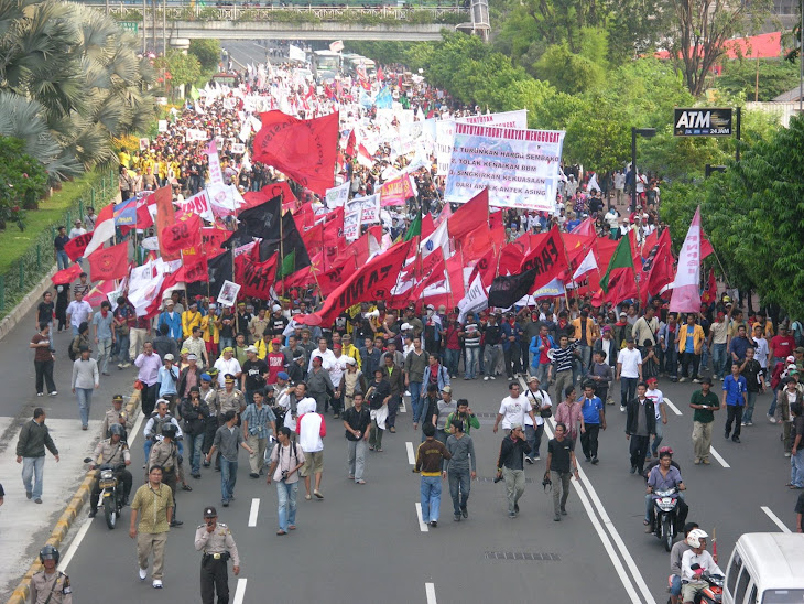 Aksi Massa (mahasiswa dan rakyat)