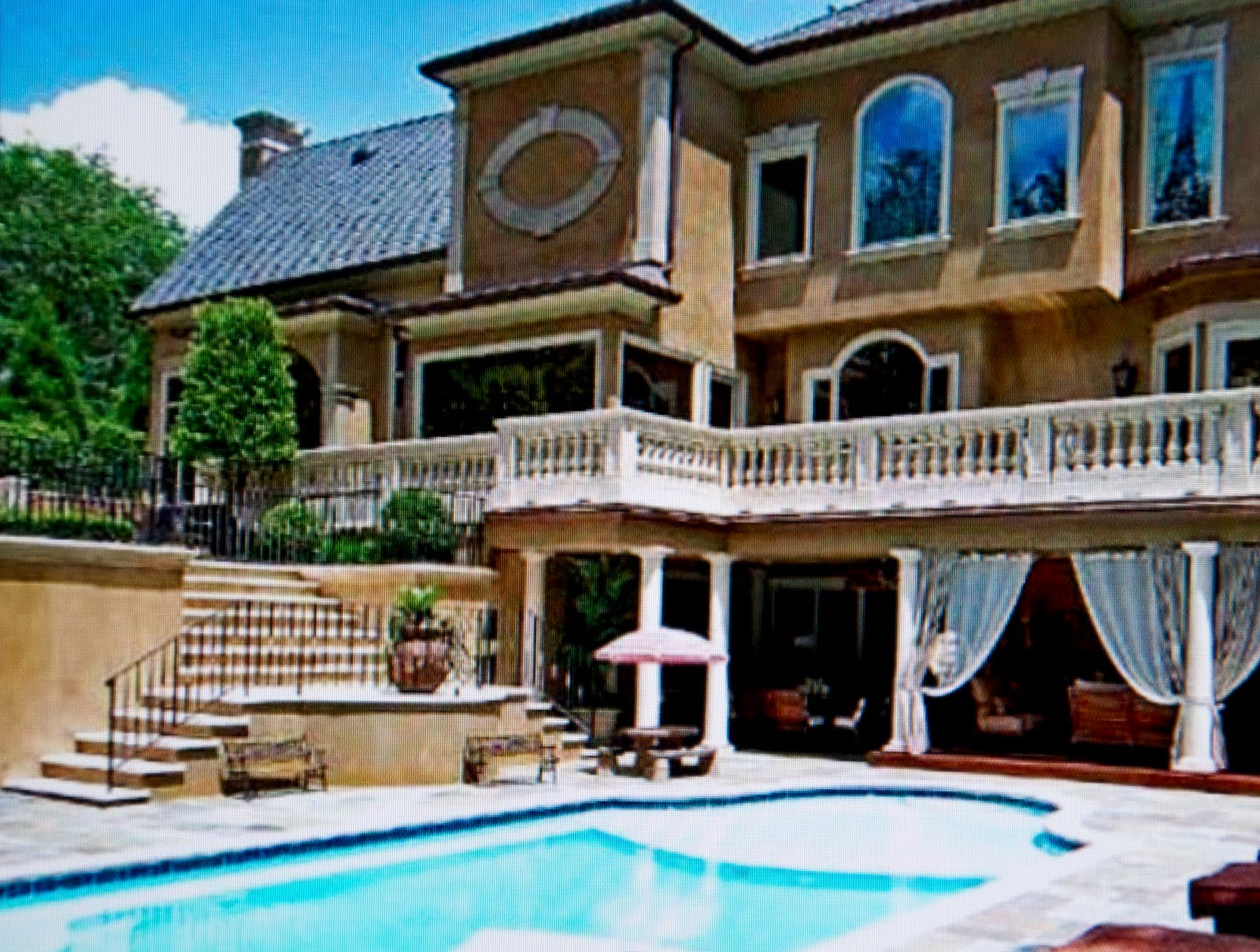 More Shots of Kenny Rogers 8 Million Dollar Home for sale in Atlanta