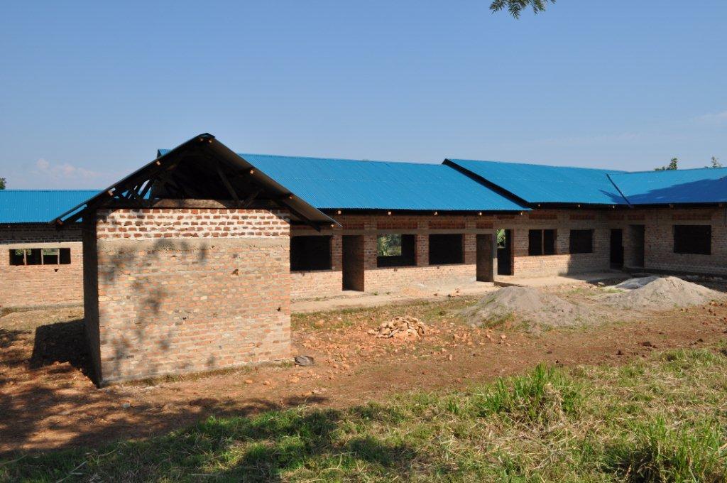 Kasiisi Nursery School Gets A Roof The Kasiisi Project
