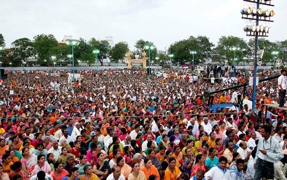 வரலாறு காணாத பக்தர்கள் கூட்டம் : திருப்பதி Temple+balaji+%25286%2529