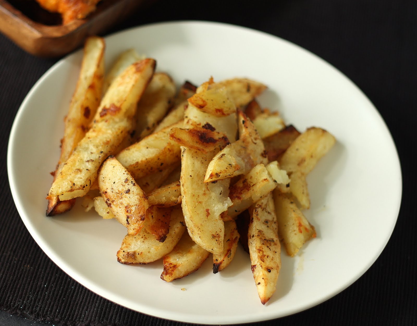 Mangio da Sola Baked Spicy Buffalo Wings and Fries