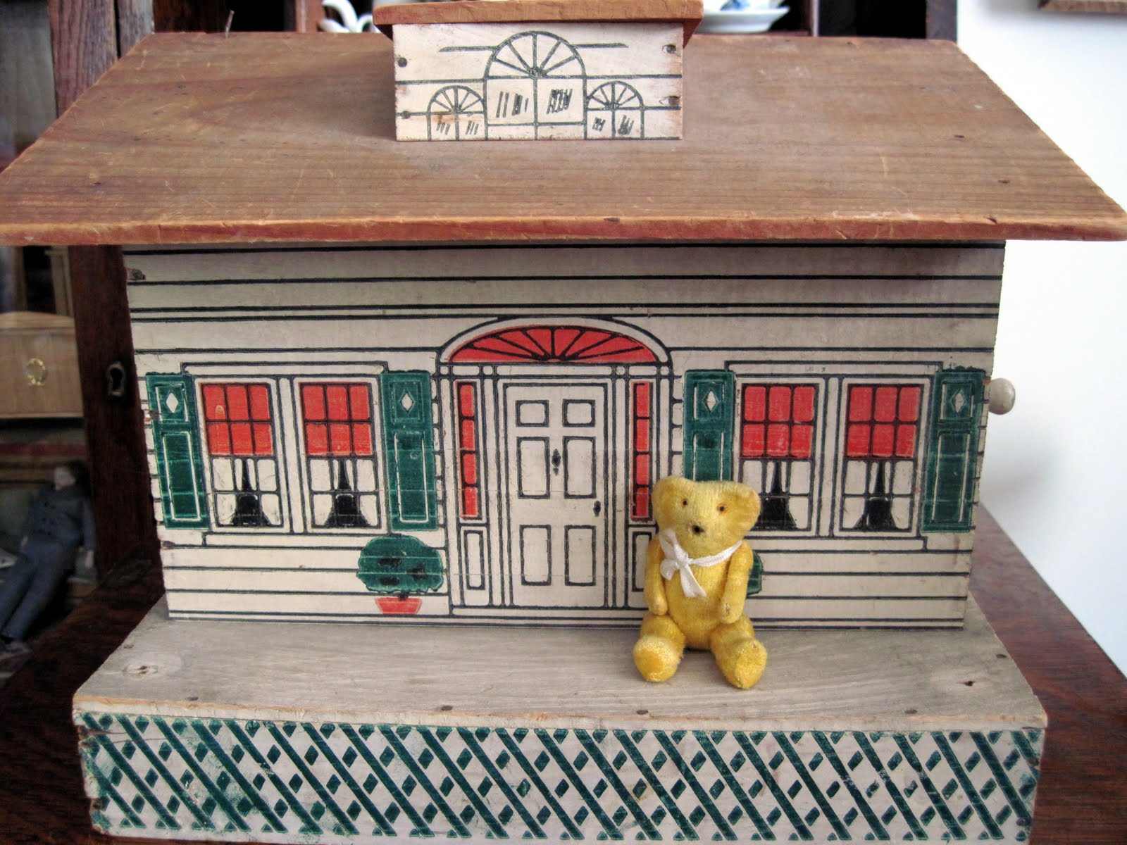 1930s dollhouse