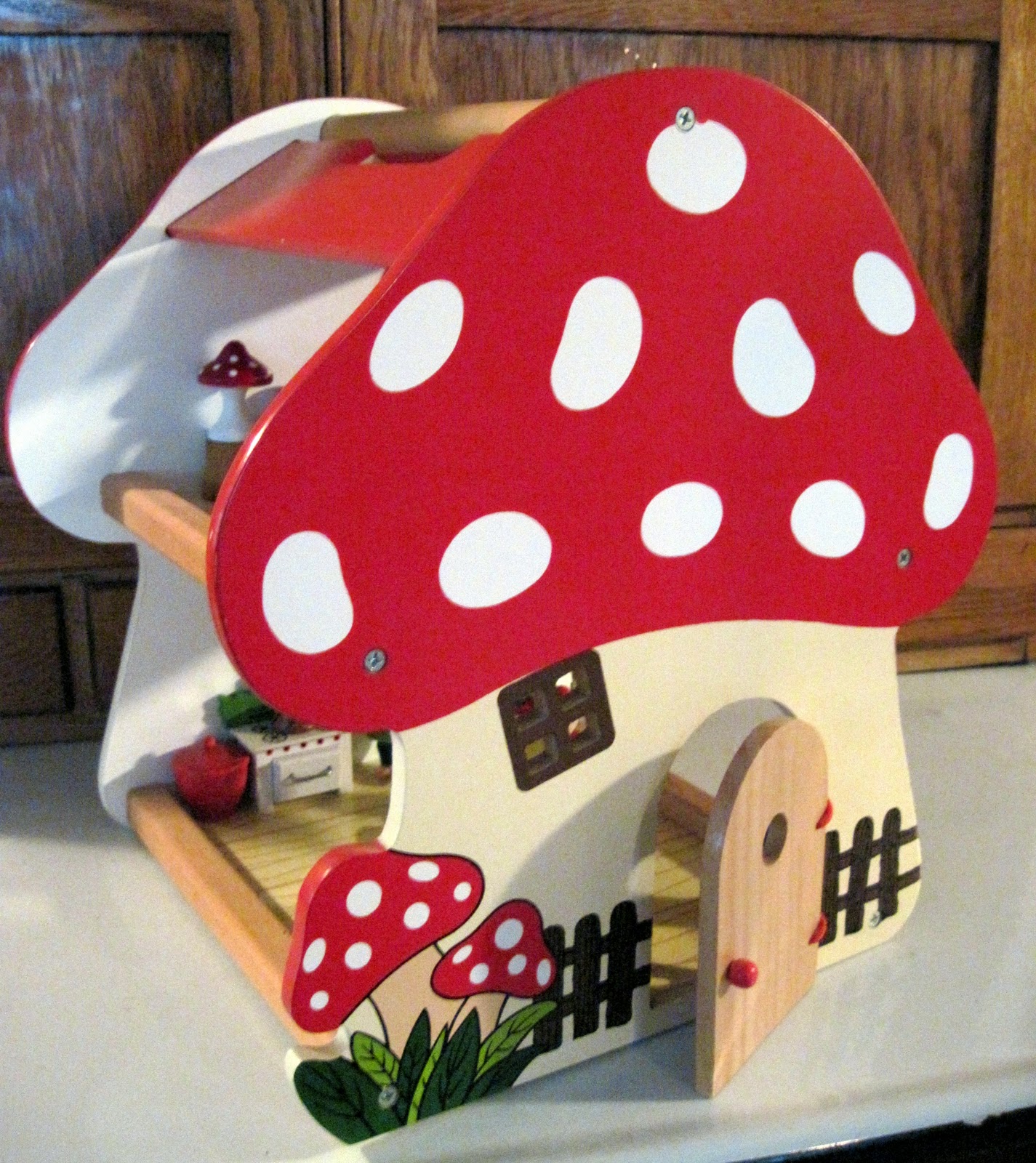 Tracy's Toys (and Some Other Stuff) Mushroom Dollhouse