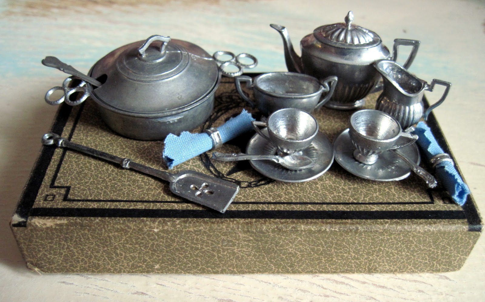 Tracy's Toys (and Some Other Stuff) Antique German Dollhouse Dishes in