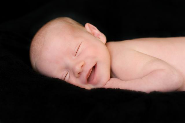 [Resize+of+Beckett's+newborn+photo+6.jpg]