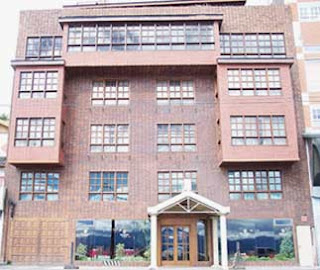 Frente del Hotel Infantes de Lara