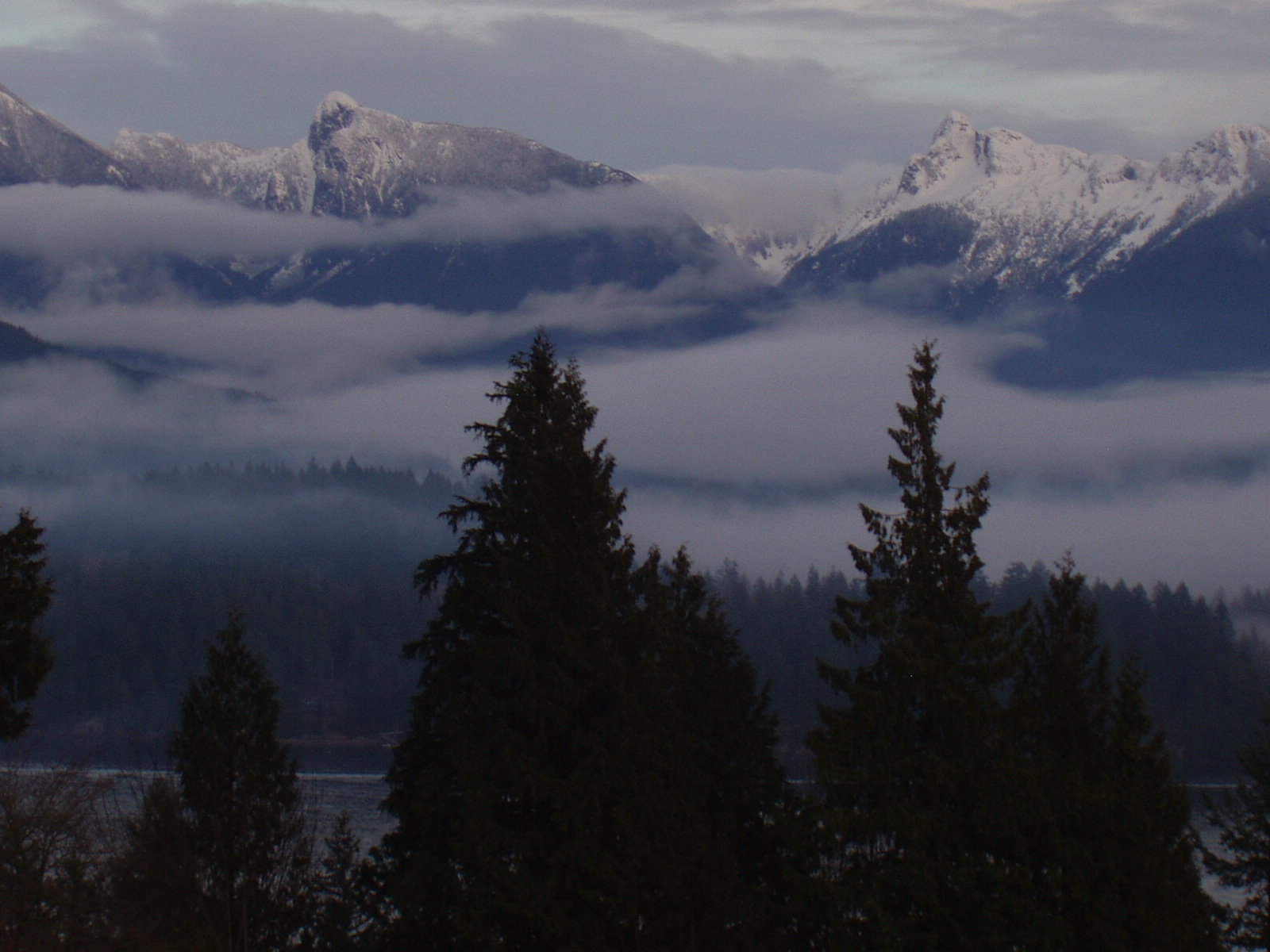 [Howe+Sound+Clouds.JPG]