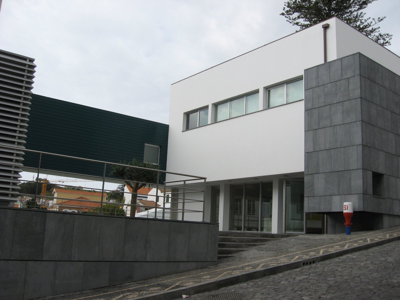 [biblioteca_0239.JPG]
