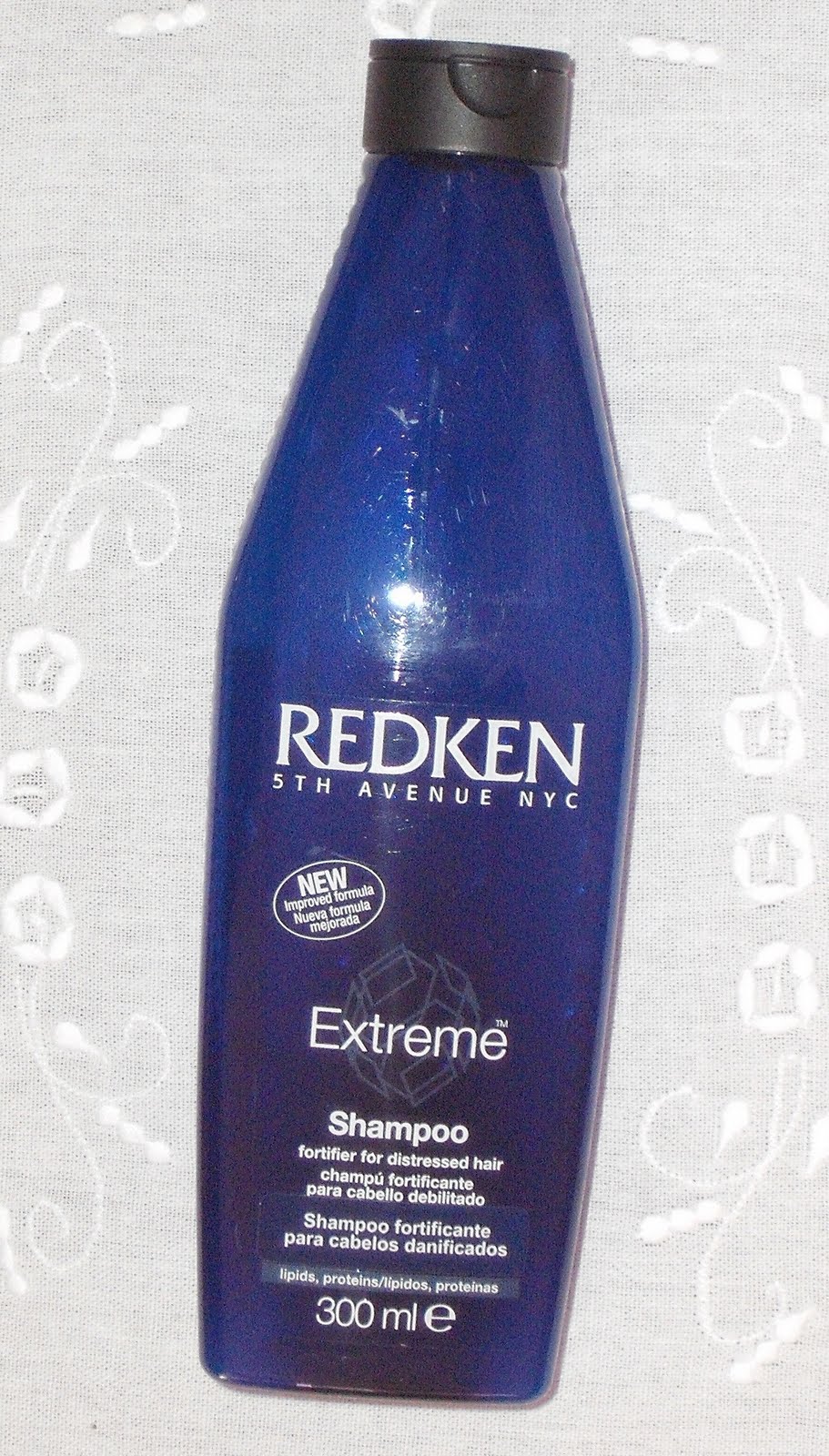 Against Bad Hair Day! Shampoo Extreme Redken