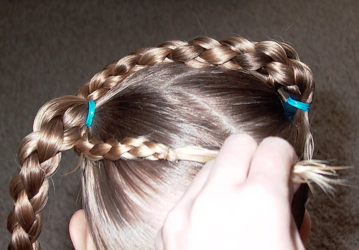 How+to+do+a+daisy+chain+braid