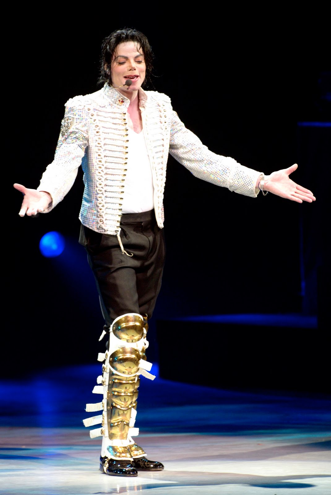 http://2.bp.blogspot.com/_EbWFre-UidA/TCvU9RhLl6I/AAAAAAAAAEY/uTvD5Jqfvr8/s1600/michael-jackson.jpg