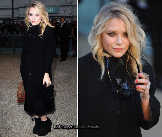 Olsen Twins Smoke 2010 Get the latest Ashley Olsen news pictures and 