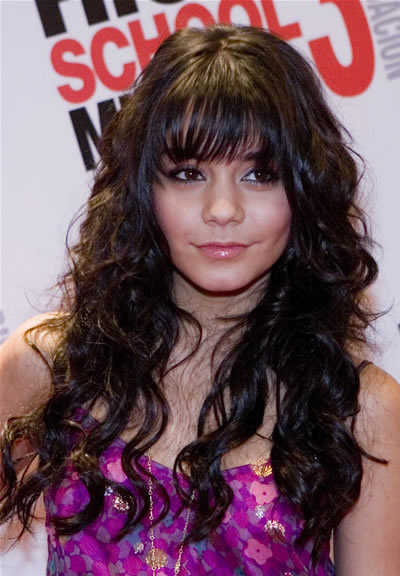 curly haircuts with bangs