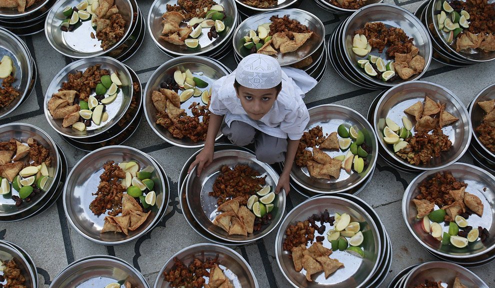 http://2.bp.blogspot.com/_Egly_8wA-RY/SNaI4_6aMxI/AAAAAAAABPs/wPnt1D4pS0o/s1600/gambar%2Bbuka%2Bpuasa%2Bramadhan.jpg