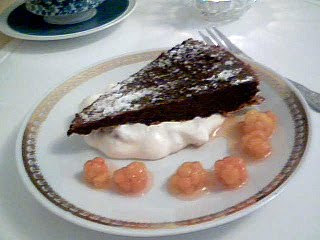 Kladdig chokladkaka med hjortrongrädde