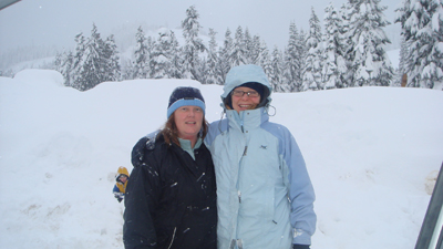 [jo+and+jacinda+in+snow.jpg]