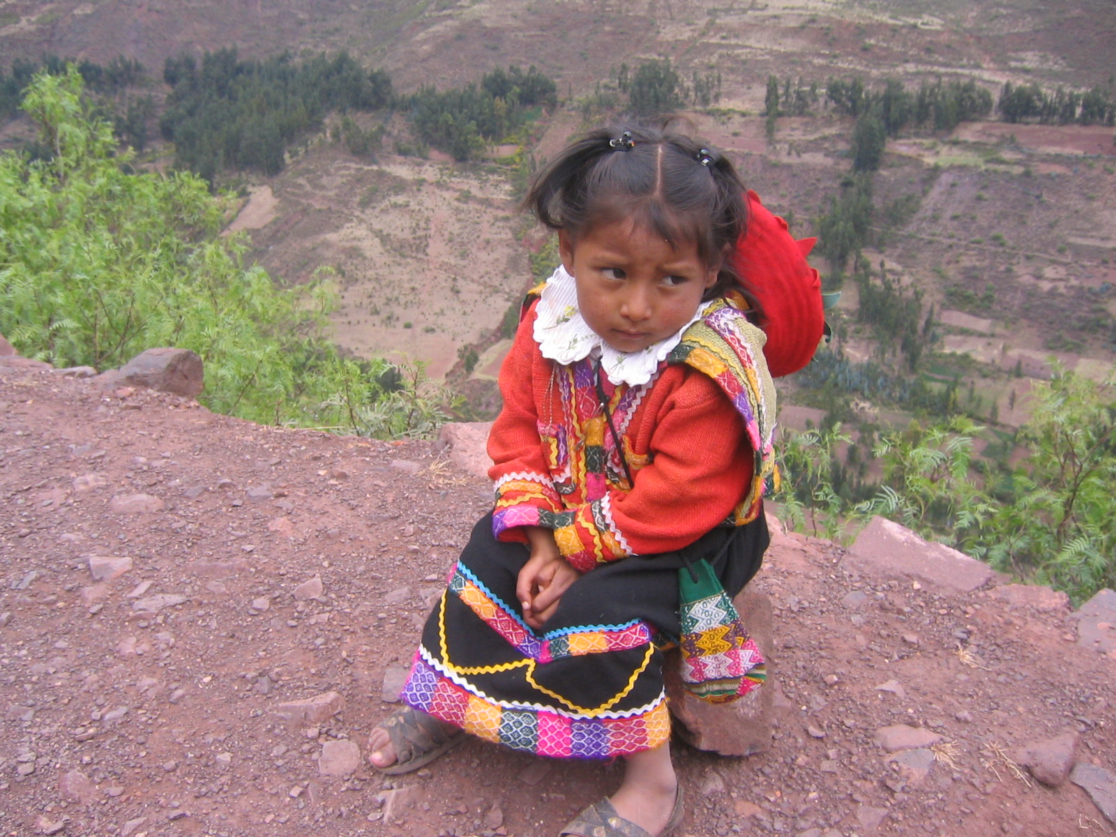 Περου (παιδι με τοπικη ενδυμασια)