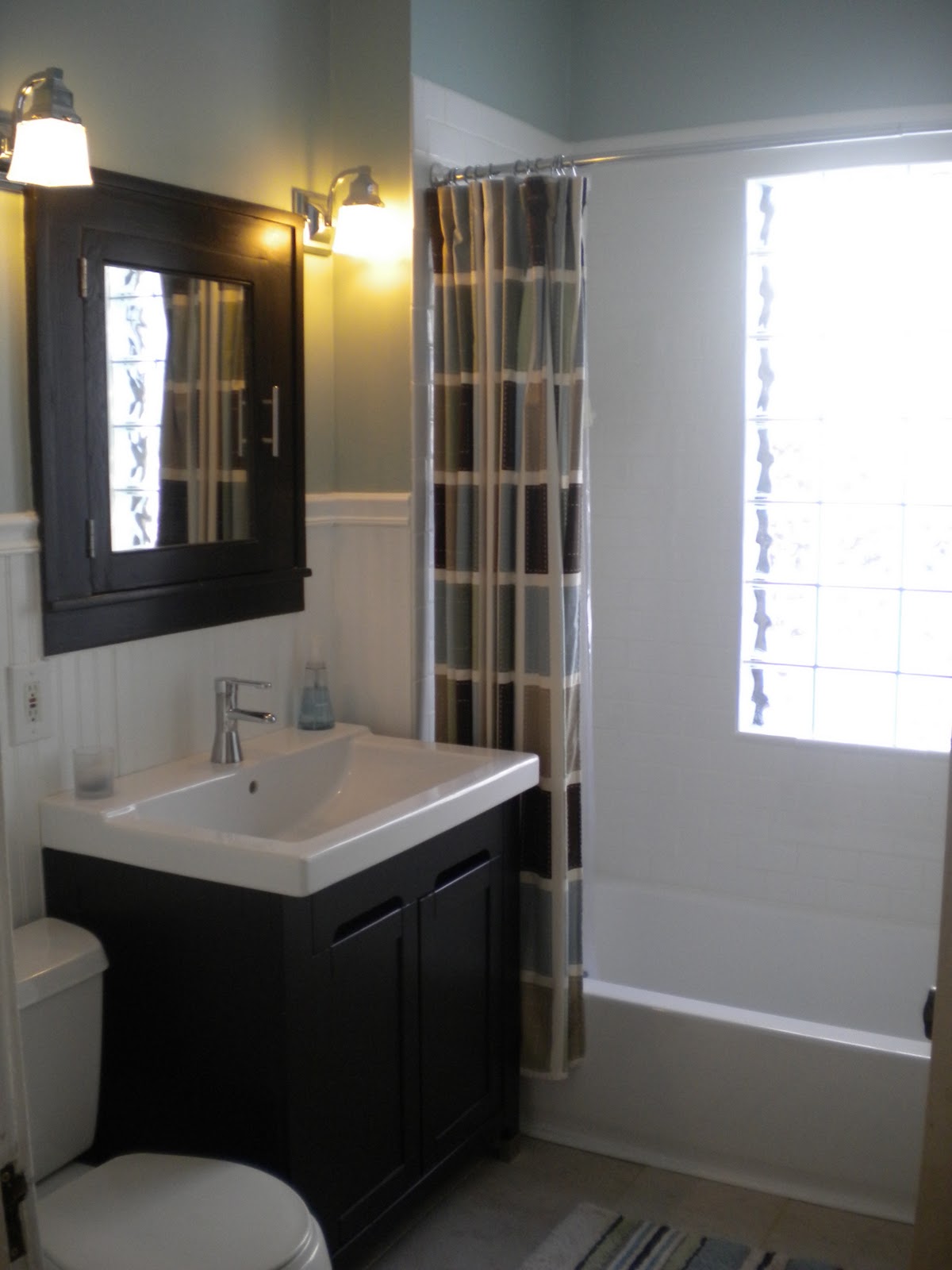 Bathroom Emergency? Your Walgreens Survival Guide - r9swrom