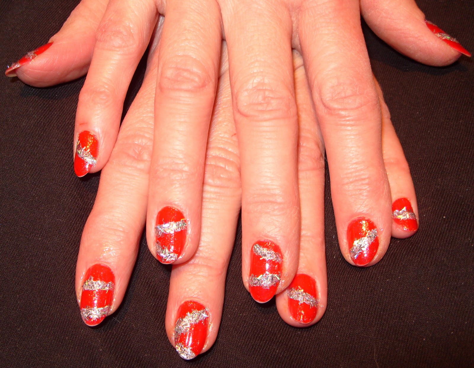 sharihearts Christmas Tinsel Nail Art