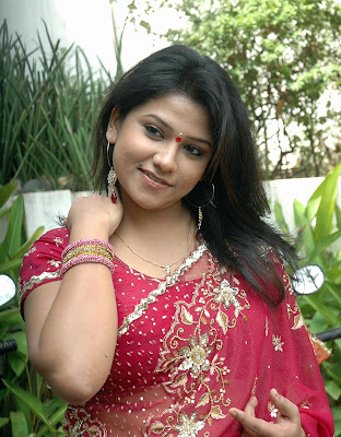 spicy side actress of tollywood jyothi hot and exposing stills in red saree