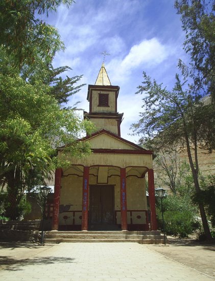 Iglesia de Alcohuaz,Lugar de Meditacion y Centro Religioso del Pueblo.