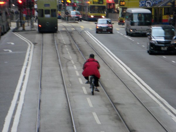 [10-vélo+tram.JPG]