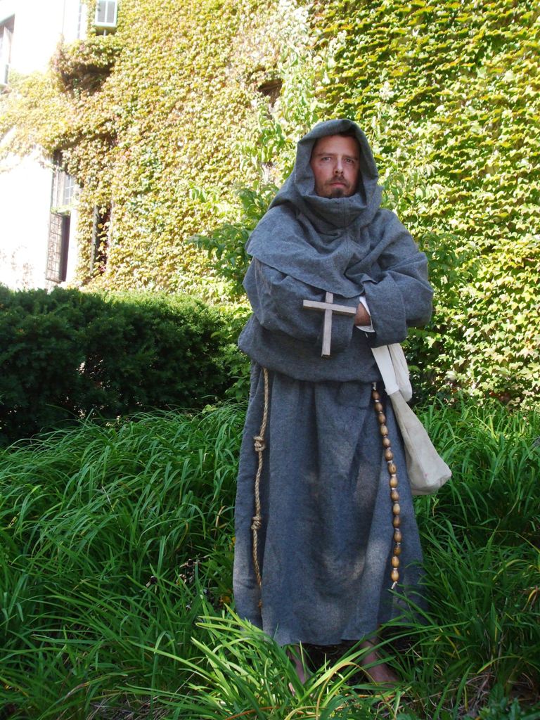 Ercc Glaison: Monks Robe (Depth and Breadth)