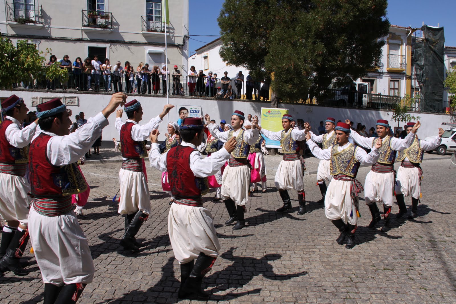[Cerim.+Of.+Abert.+Mostra+Int.+Folclore+28.JPG]