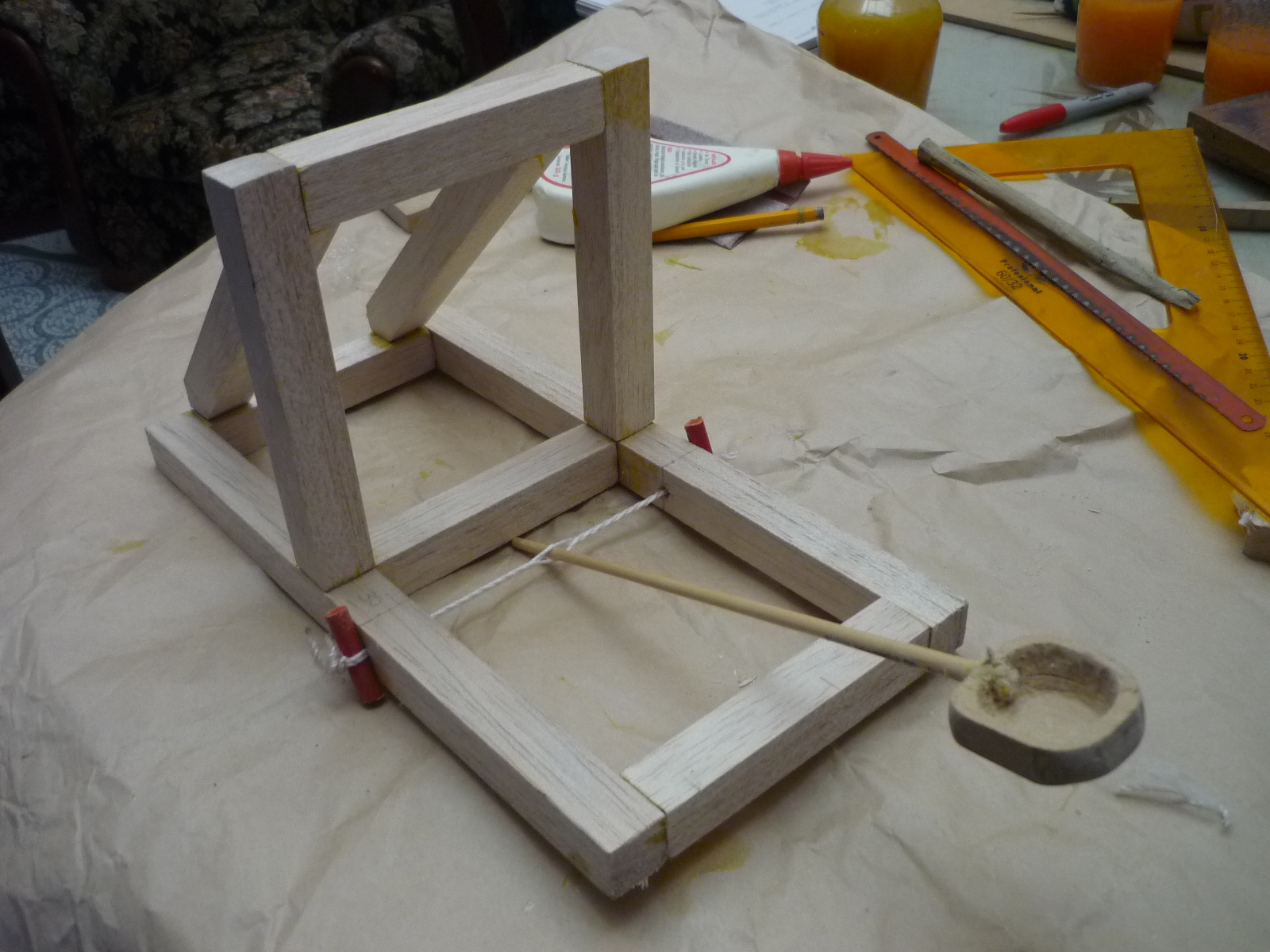 Como Hacer Una Catapulta