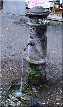 Fuente en las calles de Roma