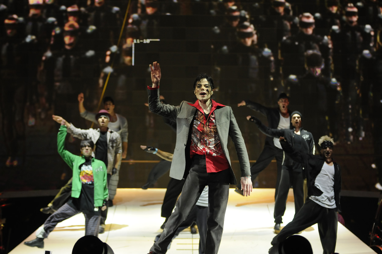 http://2.bp.blogspot.com/_F-Ykf1TjWbM/TFYGmu5Ph_I/AAAAAAAAAio/4wUWLNyAng0/s1600/michael-jackson-this-is-it(424)-m-1.jpg