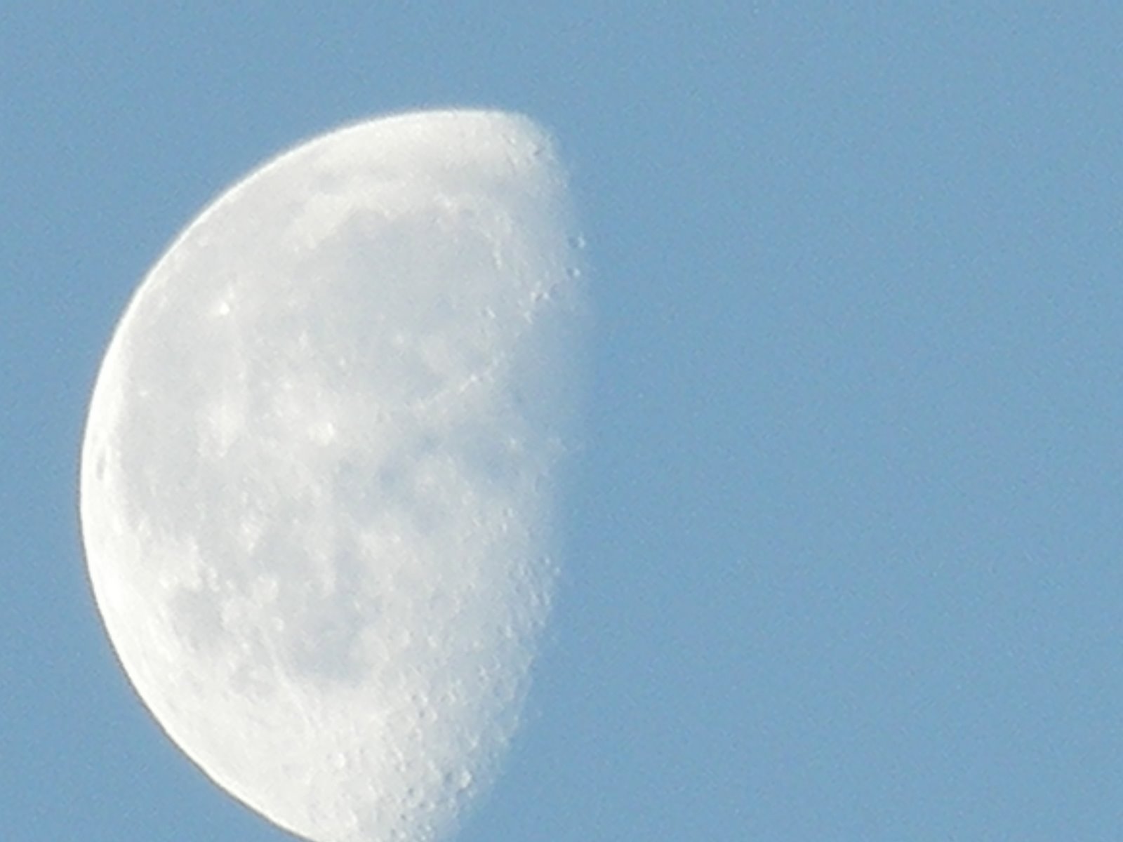 [moon.JPG]
