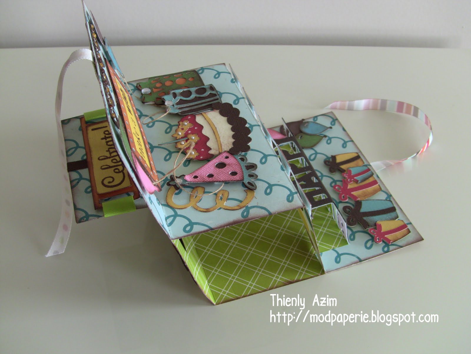 mod paperie "Celebrate" Popup lever card.