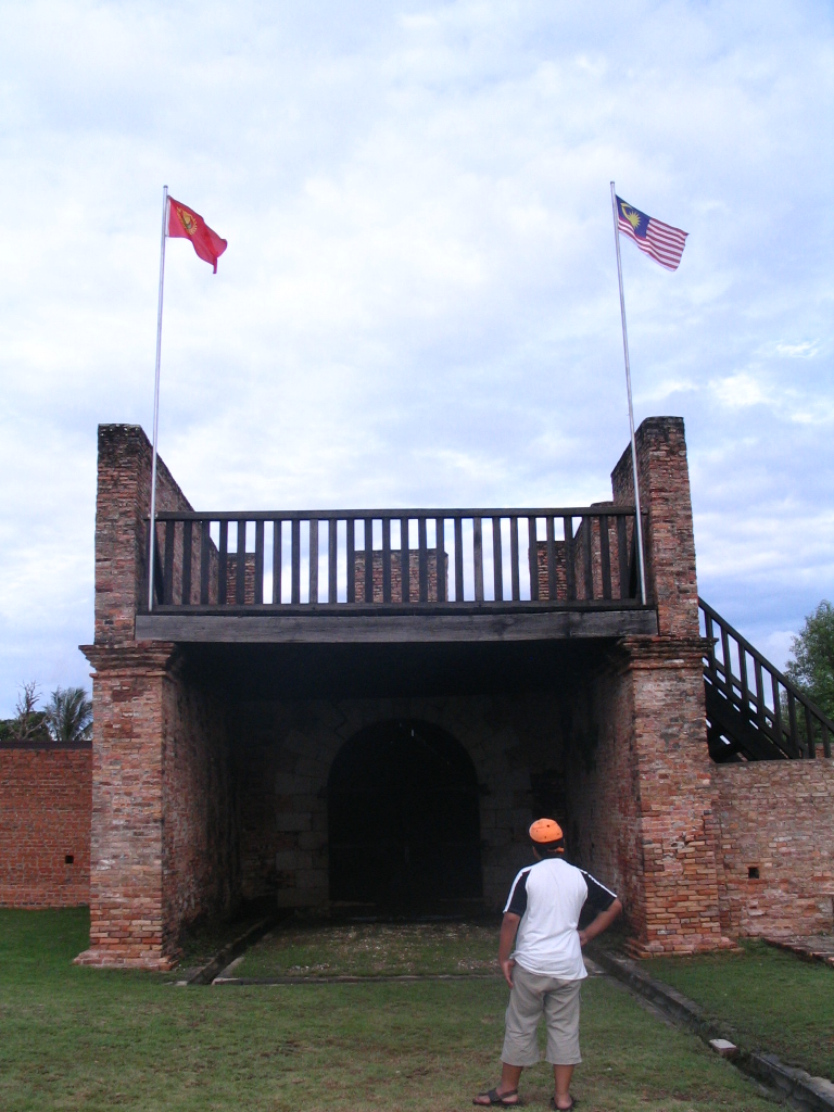 [gambar+man+hehehe+024.jpg]