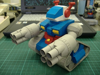 ca arrache (le papier peint) Guntank+papercraft