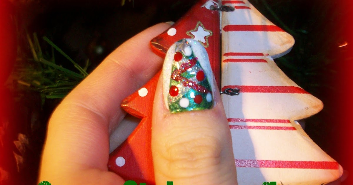 Christmas Nails GREEN CHRISTMAS TREE Nails At Home
