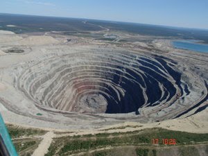 [udachnaya_open_pit_mine.JPG]